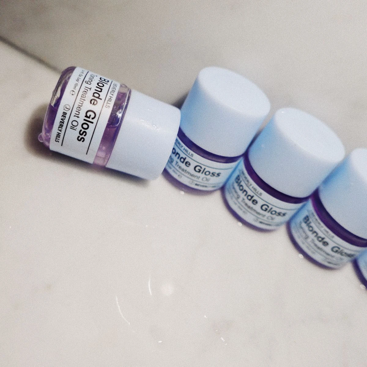 J Beverly Hills BLUE Blonde Gloss 10ml 3 J Beverly Hills BLUE Blonde Gloss 10ml - Afbeelding 3